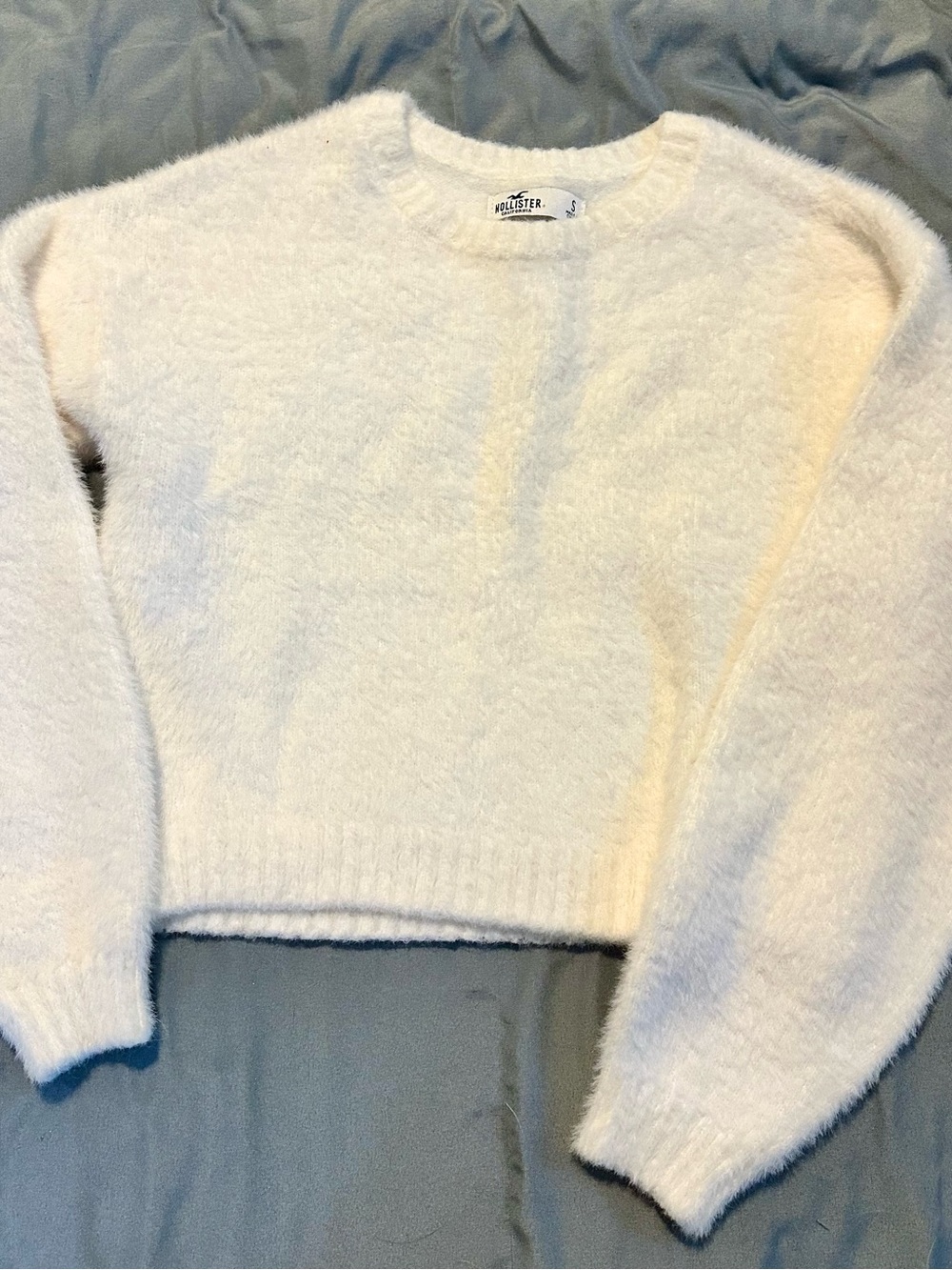 Hollister Women's Plush Cream Crewneck Sweater